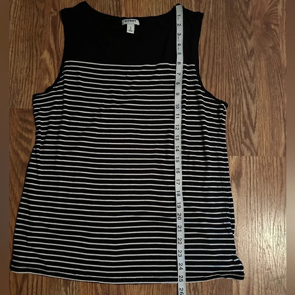 bundle of 2 casual tanks for women, size large - Picture 7 of 9